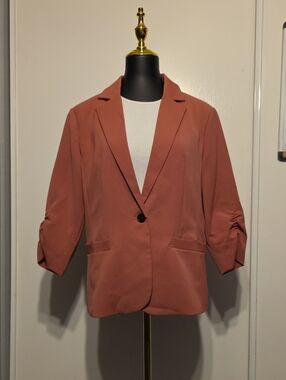 Amazon Women's Rose-Tinted Single-Button Blazer